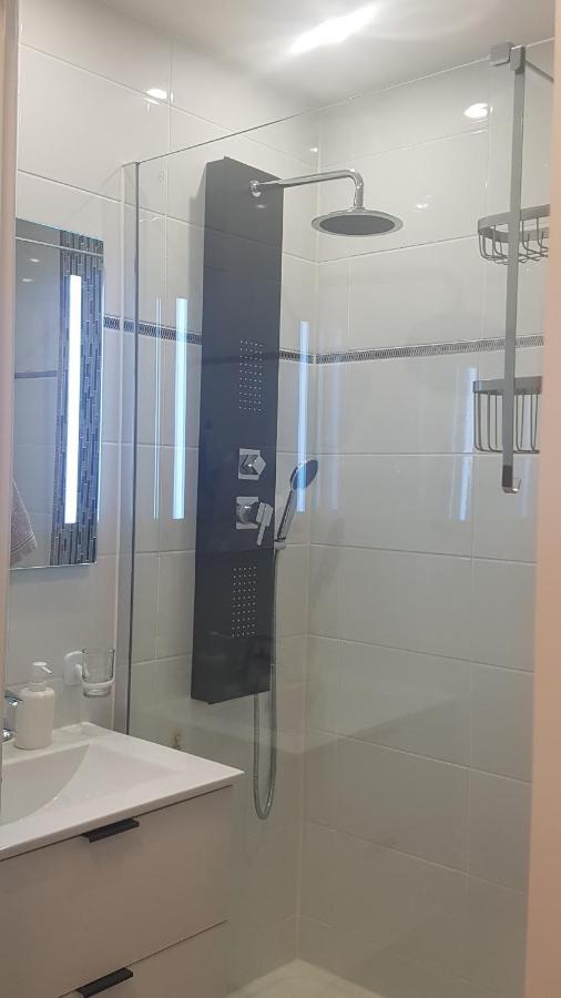 Cosy Appartement Dans Une Villa Avec Piscine, Proche Du Centre Et De La Mer 卡布尔 外观 照片