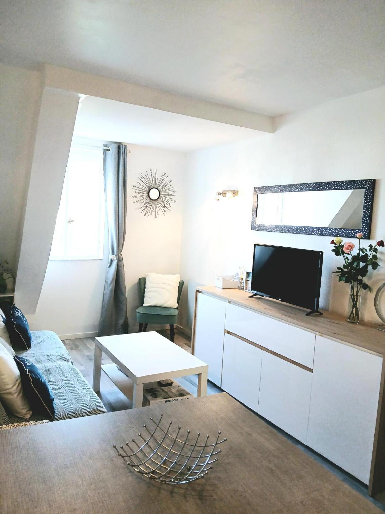 Cosy Appartement Dans Une Villa Avec Piscine, Proche Du Centre Et De La Mer 卡布尔 外观 照片